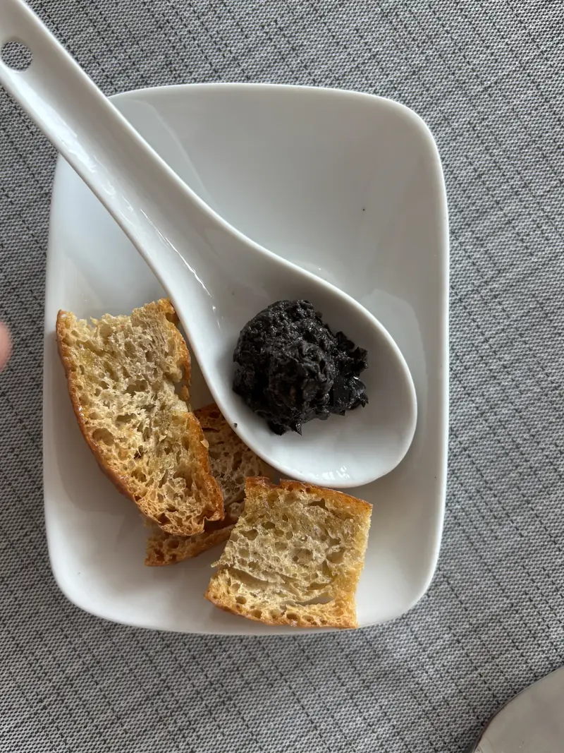 Amuse-bouche servi à table